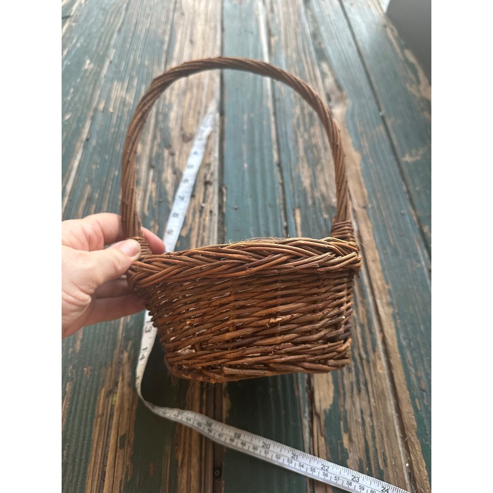 Small Rustic Wicker Twig Basket with Handle Brown Farmhouse Decor A3607 - Picture 6 of 7
